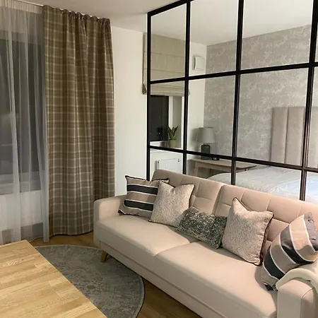 Tomi Apartment